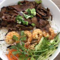 Grilled Pork and Grilled Shrimp with Vermicelli · 