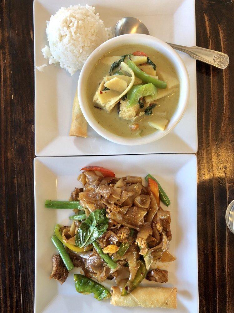 Green Curry · Bell pepper, eggplant, bamboo shoots and basil leaves in green curry sauce.