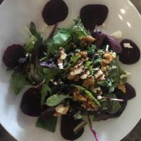Beet and Goat Cheese Salad · 