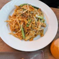 Pad Thai Noodle · Sauteed thin rice noodle with eggs, beans sprouts, ground peanuts dried tofu and scallions.
