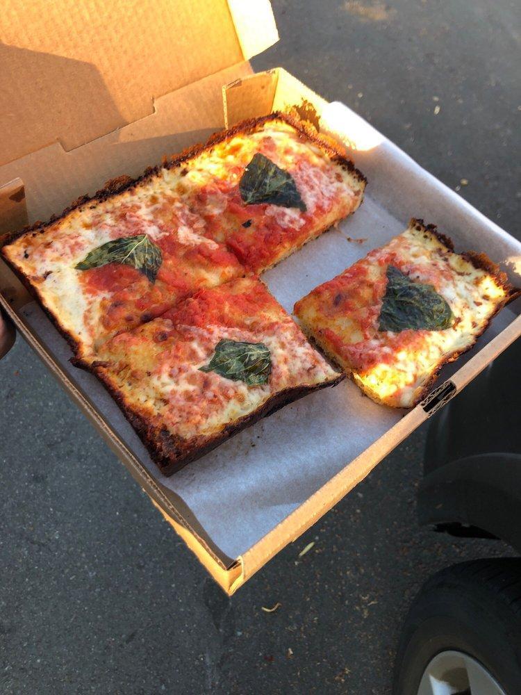 Detroit Style Pizza · 