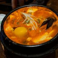 Soft Tofu Soup · 순두부찌개
w/ bowl of rice & side dishes