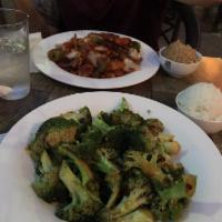 Broccoli in Garlic Sauce Lunch Special · 