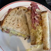 Classic Reuben Sandwich · 