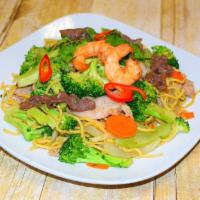 Beef Chow Mein · Stir fried noodle dish.