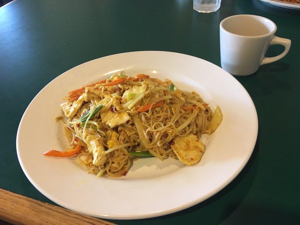 Singapore Noodles · Vegetables or choice of protein with eggs, rice vermicelli noodles, onions, green scallions and curry carrots. Hot and spicy. 