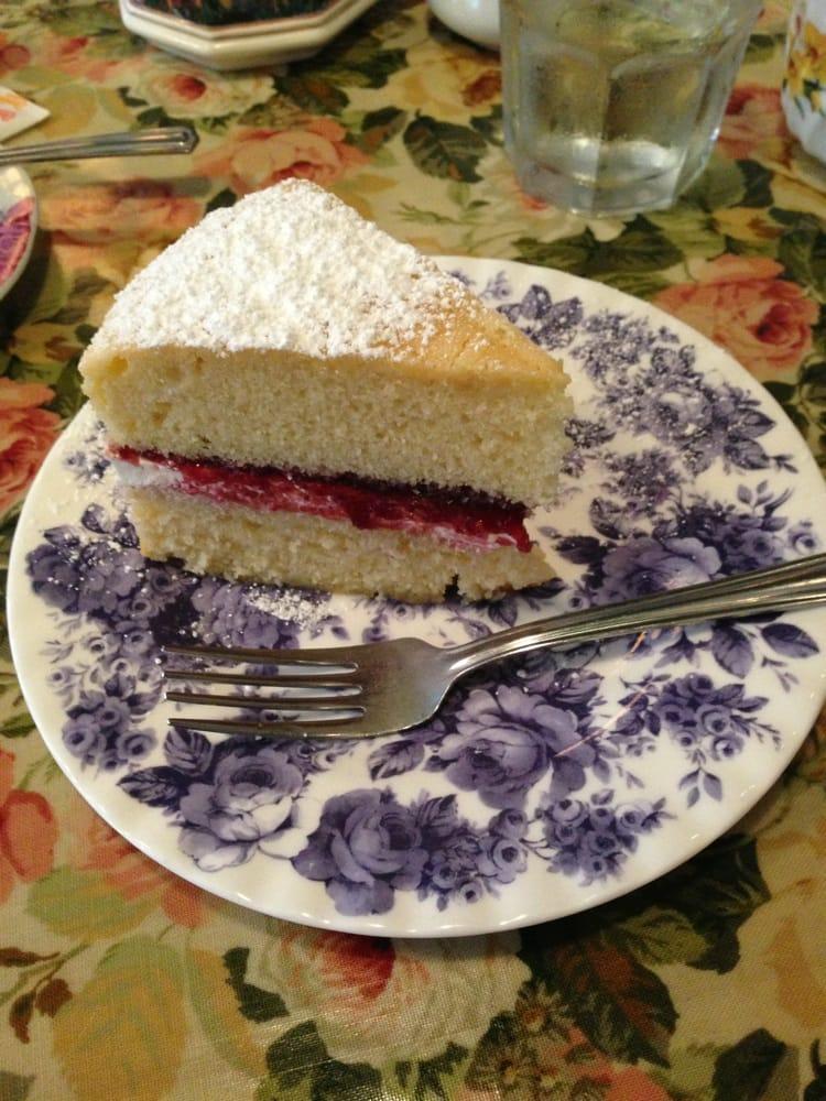 Victoria Sponge Cake · 
