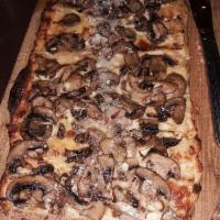 Mushroom and Brie Pizza · 