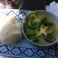 Gang-keaw-wan Spicy Green Curry · 
