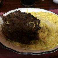 Tallarines a La Huancaina Con Bisteck · 