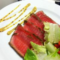 Ahi Tuna Salad · 