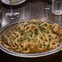 Garlic Seafood Pasta · 