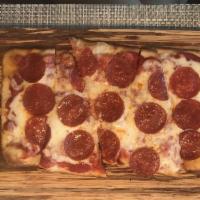 Pepperoni Flatbread Pizza · 