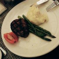 Center Cut Filet Mignon 6 Oz. · Chefs Seasonal Vegetables / Mashed Potatoes / Steak Butter