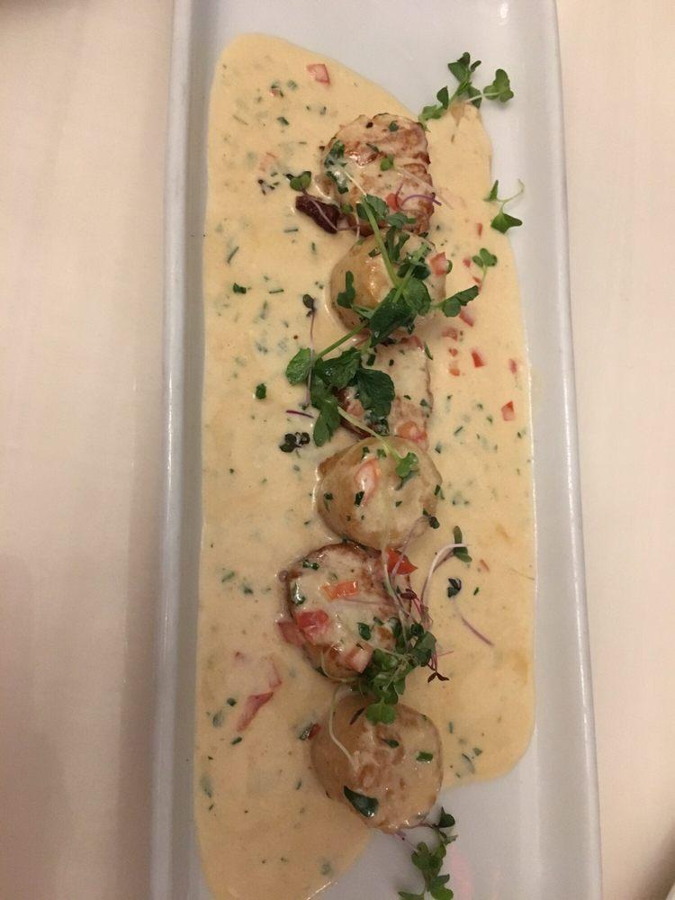 Seared Diver Scallops · 3 pieces of large scallops with creamy polenta