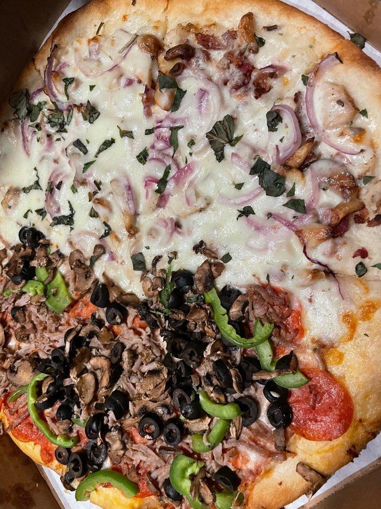 Classic Combo Pizza · Garden fresh mushrooms, olives, green bell peppers, pepperoni, NY style Italian sausage.