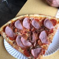 Pizza Meatza · Pepperoni, sausage, linguica, ham, bacon.