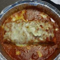Lasagna · Comes with ground beef and melted mozzarella cheese.