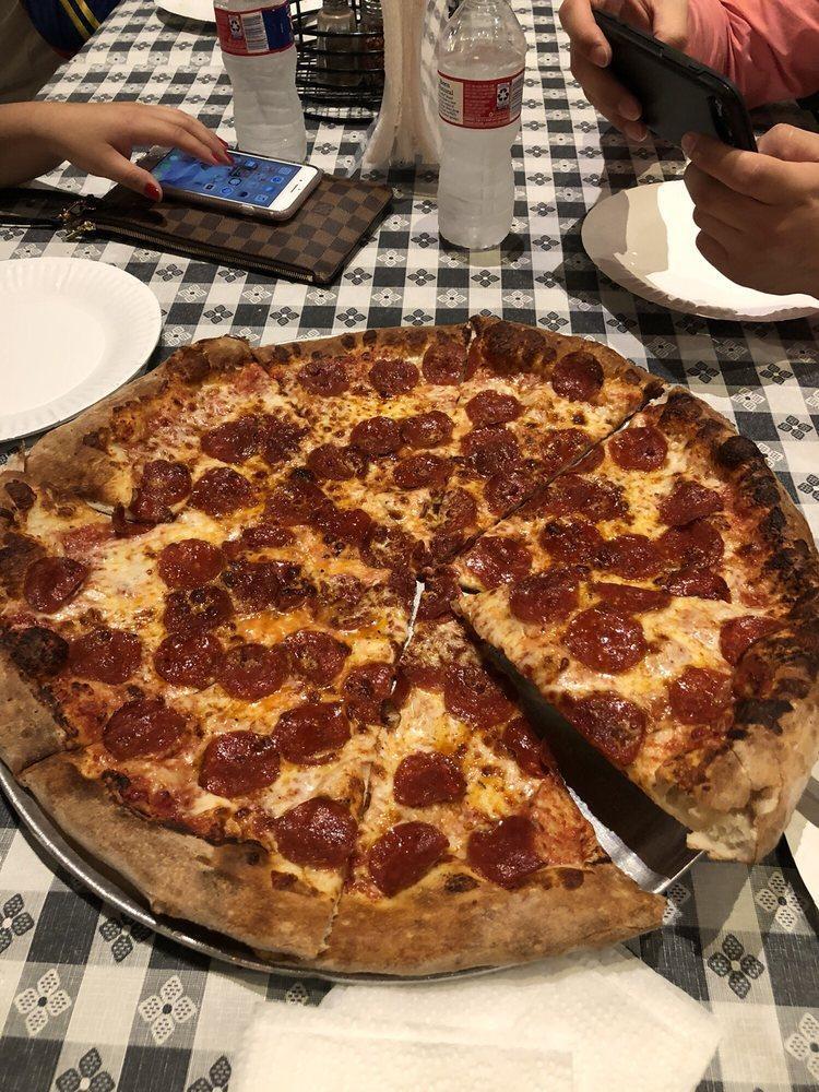 Roma's Pizza · Pizza