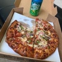 Supreme Dough Pizza · Pizza sauce, mozzarella, pepperoni, ham, mushroom, white onion & green pepper
