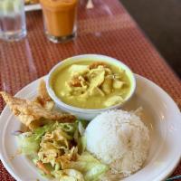 Yellow Curry · Choice of meat, potato and carrot in yellow curry sauce and without rice.