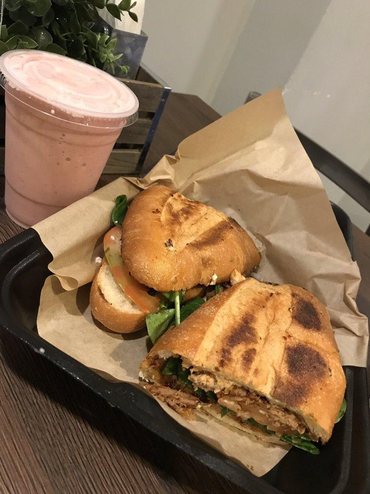Freshería · Mexican · Salad · Juice Bars & Smoothies · Healthy · Sandwiches · Breakfast · Smoothies and Juices