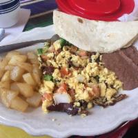 Chorizo and Egg a La Mexicana · 