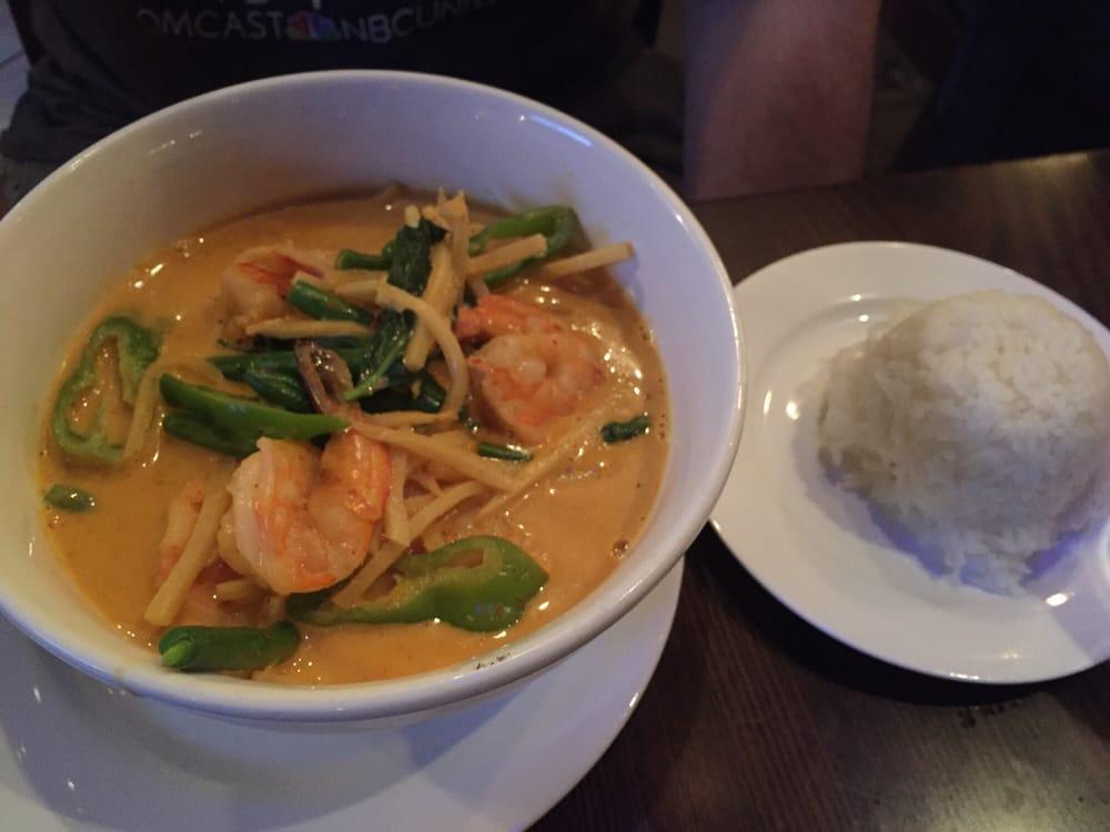 Red Curry · Comes with bamboo shoots, string beans, long hot and fresh basil. Spicy.