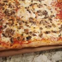 Mushroom Sicilian Pizza · 