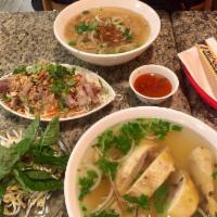 Bamboo Duck Noodles Soup/bun Mang Vit · 