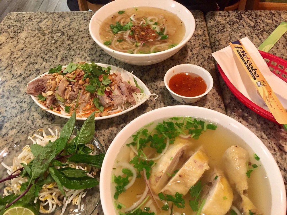 Bamboo Duck Noodles Soup/bun Mang Vit · 