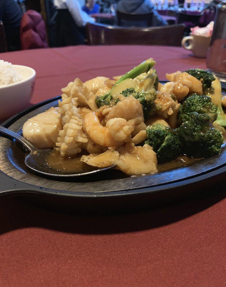 Golden Wok Cafe · Chinese