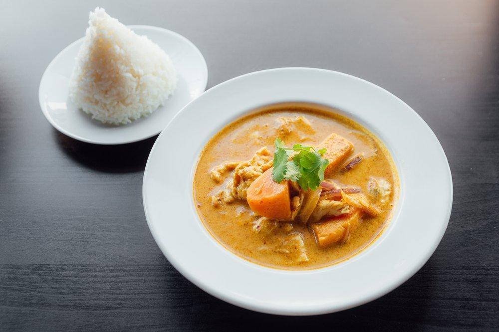 Yellow Curry Lunch · 