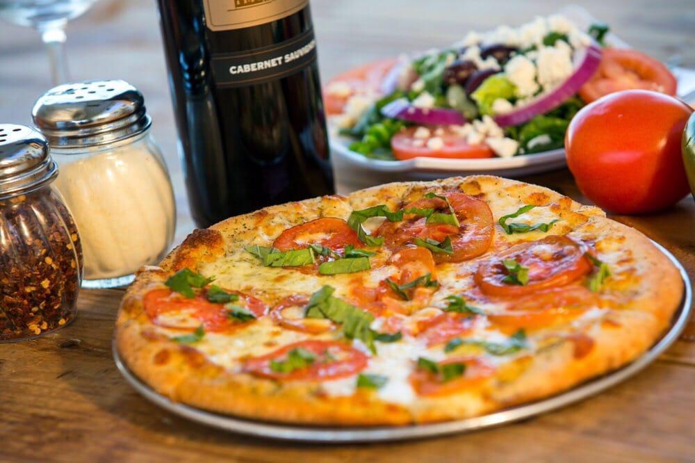 Deco Pizzeria · Pizza · Italian · Sandwiches