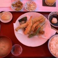 Premium Tempura Plate · Eel (conger eel), 2 shrimps, kakiage (mixed seafood tempura), seaweed, shishito pepper,half ...