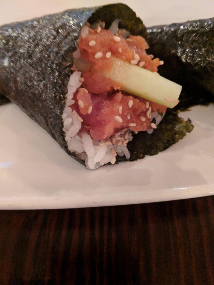 Spicy Tuna Roll · 
