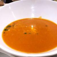 Maine Lobster Bisque · fresh Maine lobster, chives