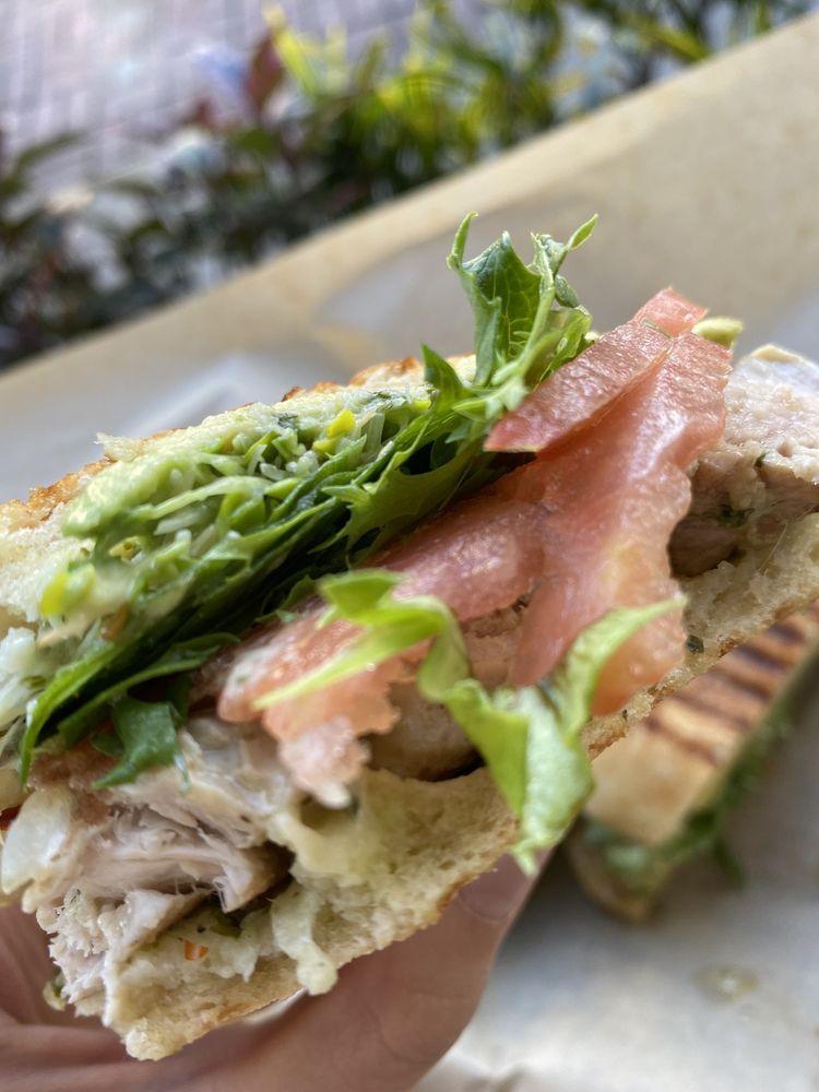 Ahi Tuna Sandwich · 