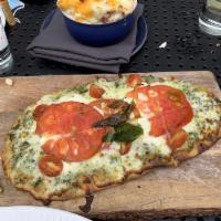 Margherita Flatbread Pizza · 
