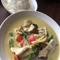 Green Curry · Bell peppers, bamboo shoots, green beans, eggplant and fresh basil leaves.