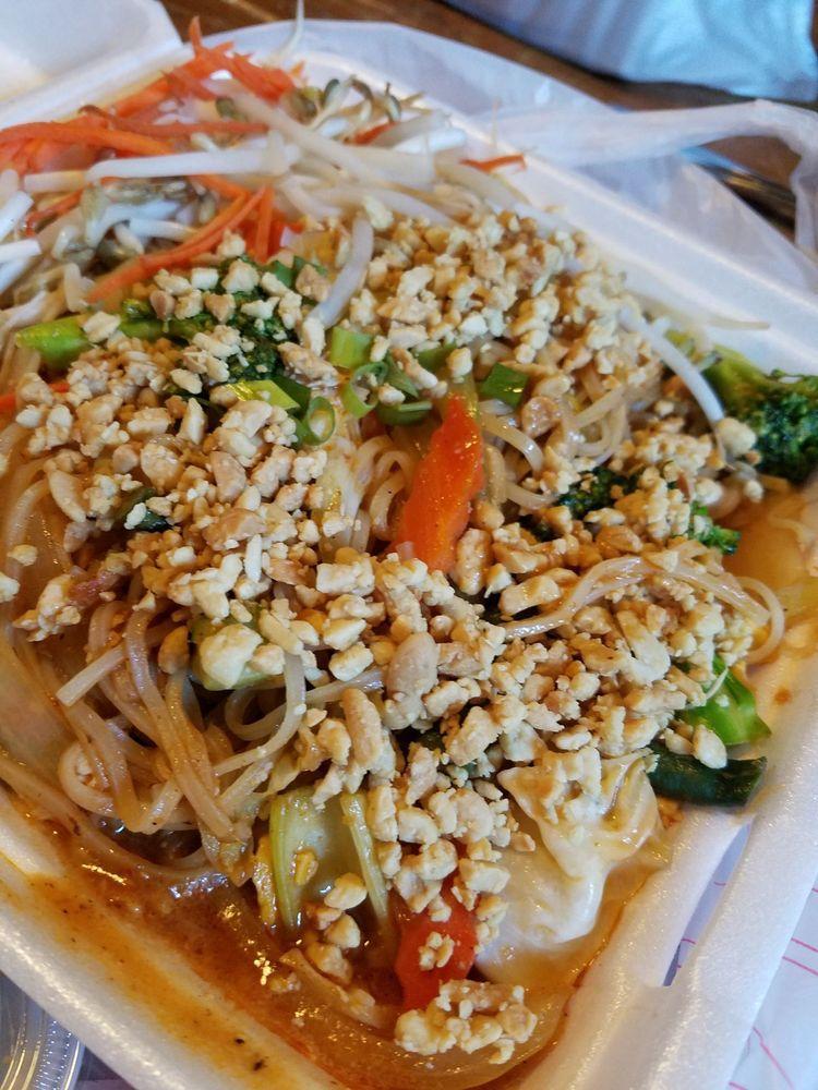 Curry Pad Thai Noodles · Savory stir fried noodles with a red curry house special Thai sauce. Juicy and flavorful.