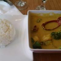 Coconut Curry · Broccoli, carrots and sweet potatoes in a mildly spicy Vietnamese curry sauce served with ja...