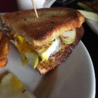 Smoked Gouda Apple Melt · Thick green apple slices topped with smoked Gouda cheese and melted on our toasted Parisien ...
