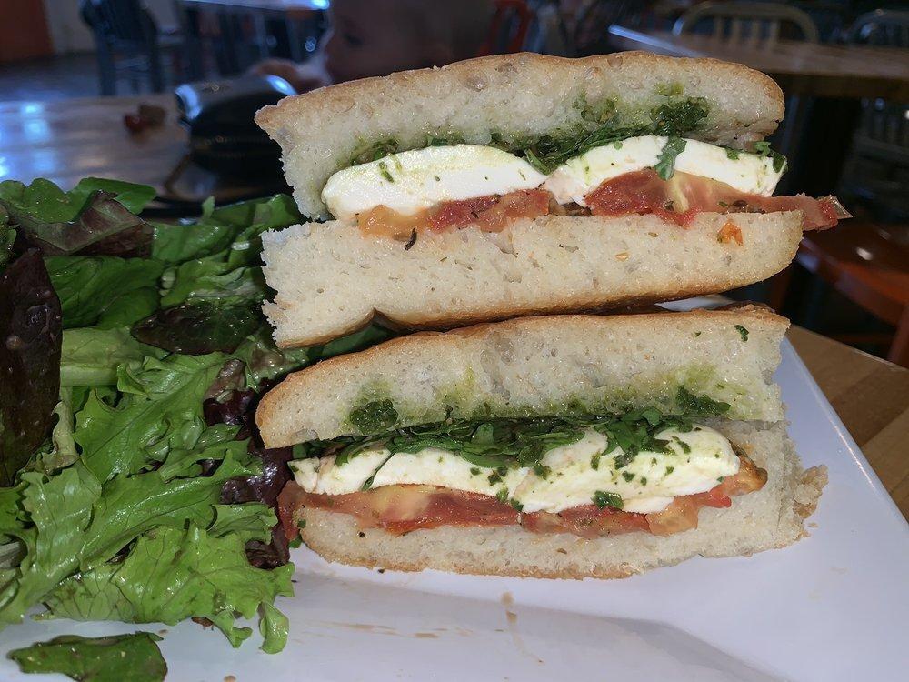 Roasted Tomato Caprese Sandwich · 