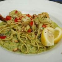 Shrimp and Scallop Pesto Linguini · 