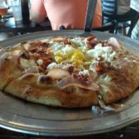 Bacon and Eggs Pizza · 