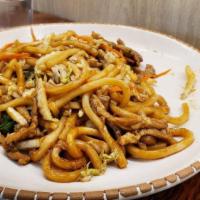 Shanghainese Sauteed Udon Noodles · 