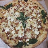 Fig and Goat Cheese Pizza · 