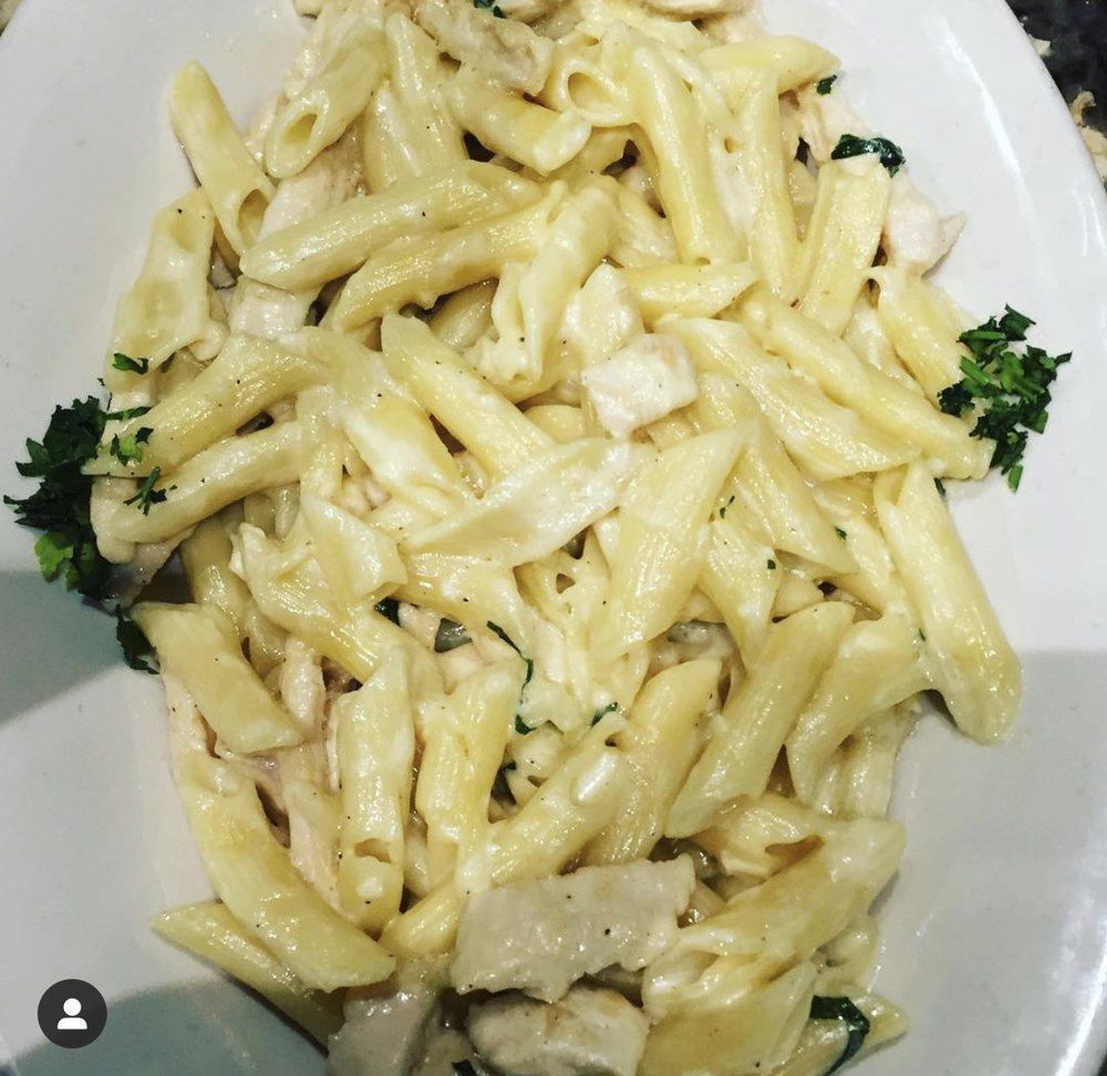 Chicken Alfredo Pasta · 