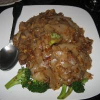 Special Pad See Eiw · Stir fried very thin rice noodles with egg and broccoli.